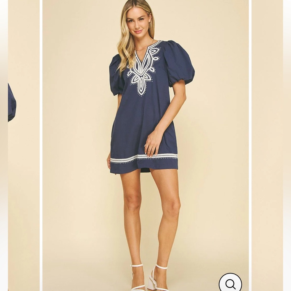 💋💋💋sold💋💋Pinch Navy Dress with White Embroidery